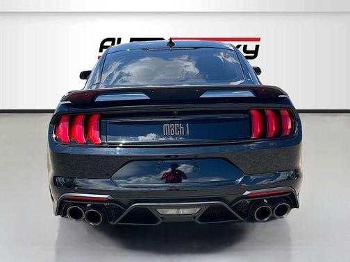 2022 Ford Mustang Mach 1