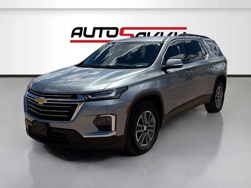 Sterling Gray Metallic 2023 Chevrolet Traverse LT Leather