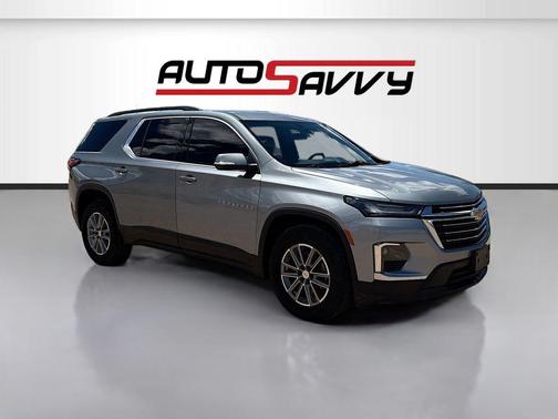 Sterling Gray Metallic 2023 Chevrolet Traverse LT Leather