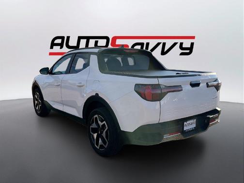 Atlas White 2024 Hyundai SANTA CRUZ Limited