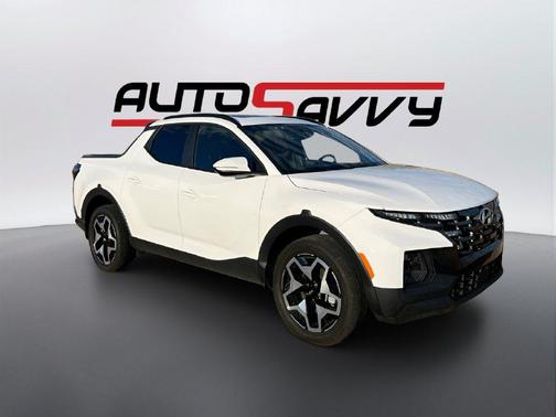 Atlas White 2024 Hyundai SANTA CRUZ Limited