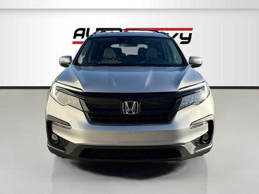Lunar Silver Metallic 2021 Honda Pilot 2WD Special Edition