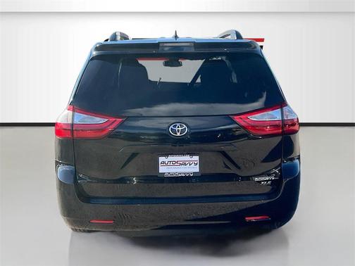 2018 Toyota Sienna XLE Premium
