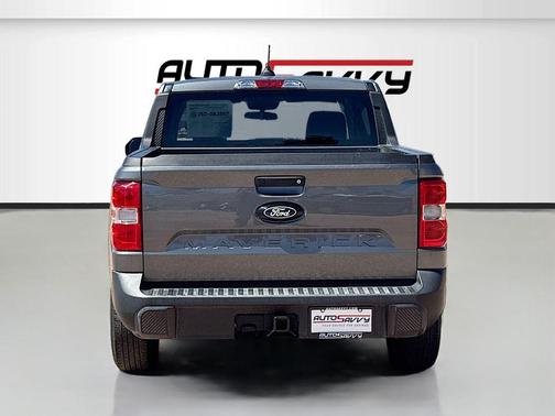 CARBONIZED GRAY METALLIC 2025 Ford Maverick XLT