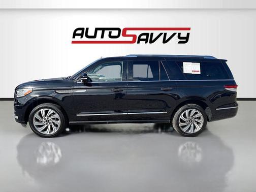 Infinite Black Metallic Clearcoat 2023 Lincoln Navigator Reserve