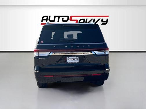 Infinite Black Metallic Clearcoat 2023 Lincoln Navigator Reserve