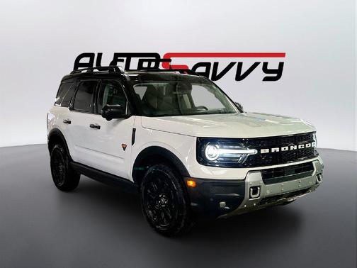Oxford White 2025 Ford Bronco Sport Badlands