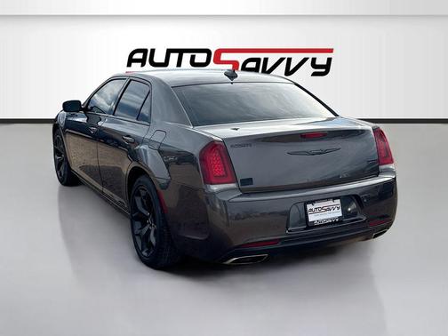 Granite Crystal Metallic Clearcoat 2022 Chrysler 300 Touring