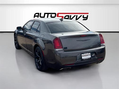 2022 Chrysler 300 Touring