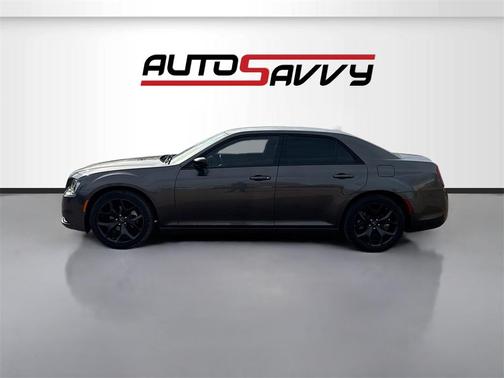 2022 Chrysler 300 Touring