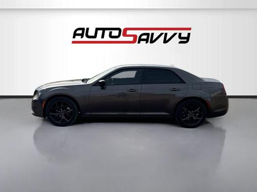 Granite Crystal Metallic Clearcoat 2022 Chrysler 300 Touring