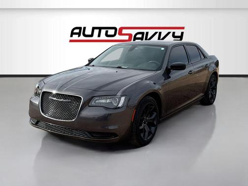 Granite Crystal Metallic Clearcoat 2022 Chrysler 300 Touring