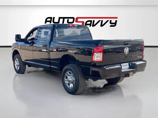2024 RAM 2500 Tradesman Crew Cab 4x4 6'4' Box