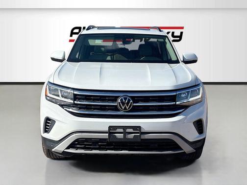 Pure White 2023 Volkswagen Atlas 3.6L SE w/Technology