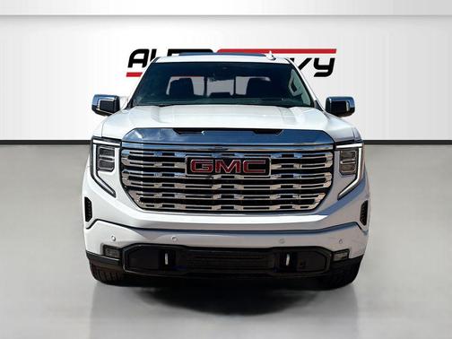 White Frost Tricoat 2025 GMC Sierra 1500 Denali