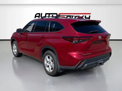 Ruby Flare Pearl 2022 Toyota Highlander XLE