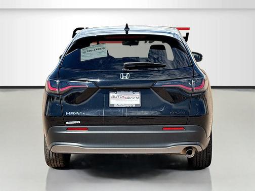 Crystal Black Pearl 2024 Honda HR-V Sport