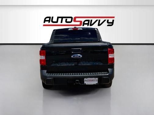 SHADOW BLACK 2023 Ford Maverick Lariat
