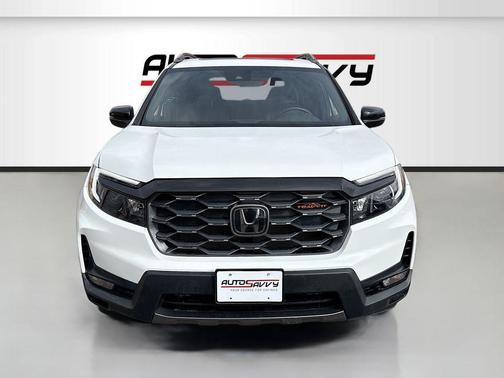 Platinum White Pearl 2025 Honda Passport AWD TrailSport