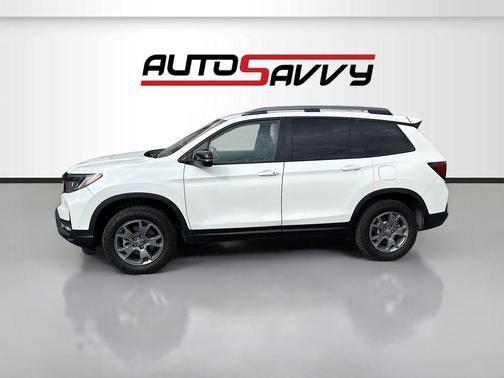 Platinum White Pearl 2025 Honda Passport AWD TrailSport