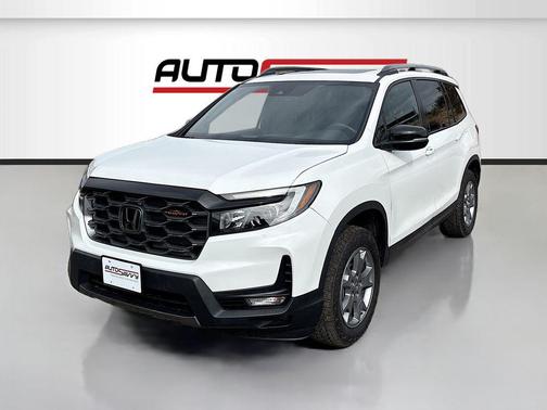 Platinum White Pearl 2025 Honda Passport AWD TrailSport