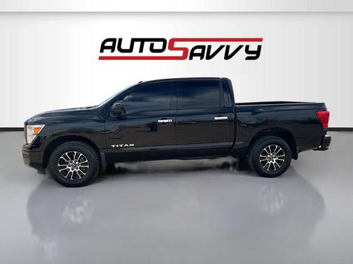 Super Black 2021 Nissan Titan SV