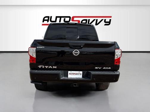 Super Black 2021 Nissan Titan SV