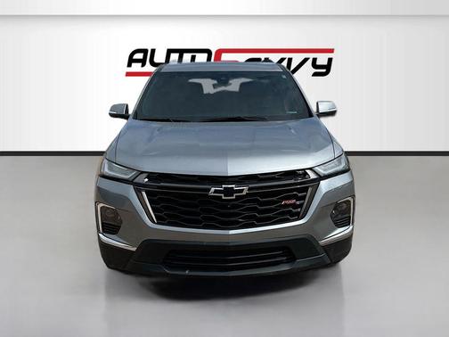 Sterling Gray Metallic 2023 Chevrolet Traverse RS
