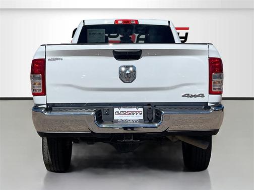 2024 RAM 2500 Tradesman Crew Cab 4x4 8' Box