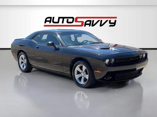 Pitch Black Clearcoat 2021 Dodge Challenger SXT
