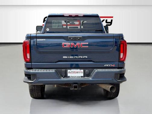 Pacific Blue Metallic 2022 GMC Sierra 2500 AT4