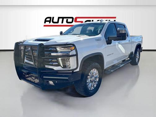 Summit White 2022 Chevrolet Silverado 2500 High Country