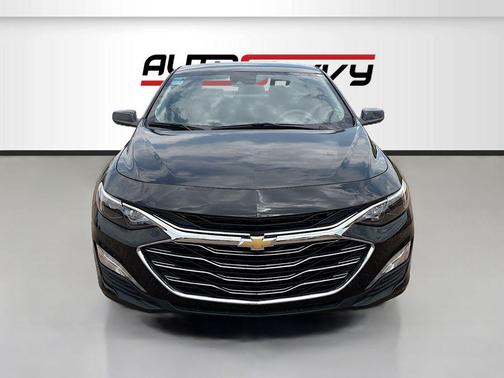 Mosaic Black Metallic 2025 Chevrolet Malibu FWD 1LT
