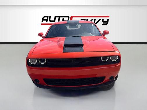 Go Mango 2023 Dodge Challenger R/T