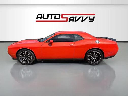 Go Mango 2023 Dodge Challenger R/T