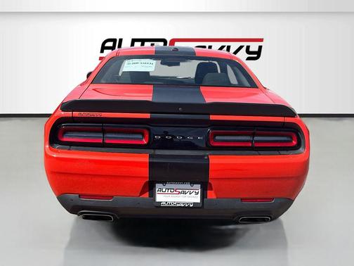 Go Mango 2023 Dodge Challenger R/T