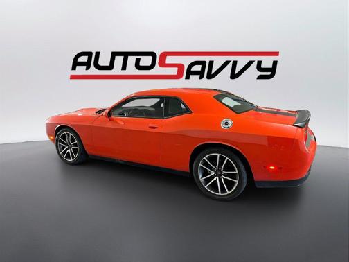 Go Mango 2023 Dodge Challenger R/T