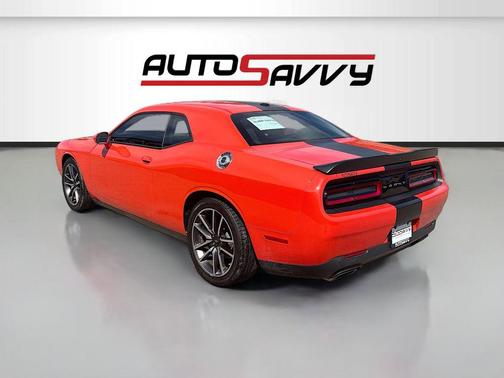 Go Mango 2023 Dodge Challenger R/T