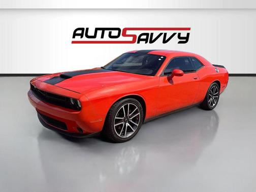 Go Mango 2023 Dodge Challenger R/T