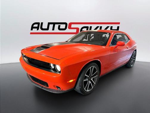 Go Mango 2023 Dodge Challenger R/T