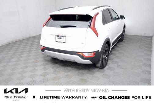Snow White Pearl 2026 Kia Niro EX