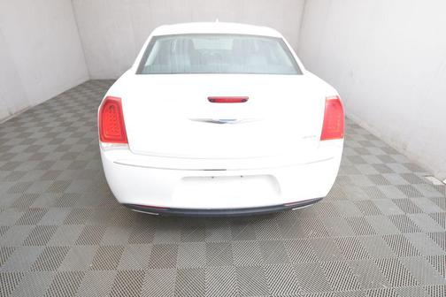 2018 Chrysler 300 Limited