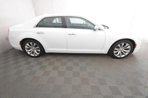 2018 Chrysler 300 Limited