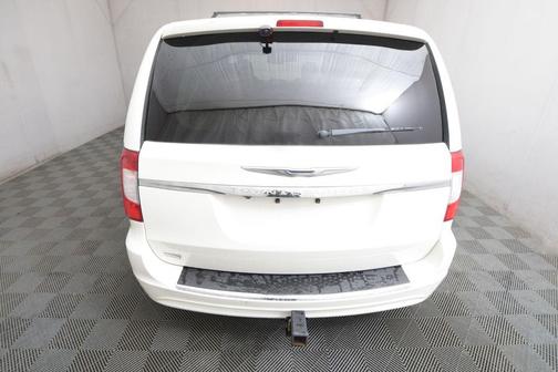 2012 Chrysler Town & Country Touring