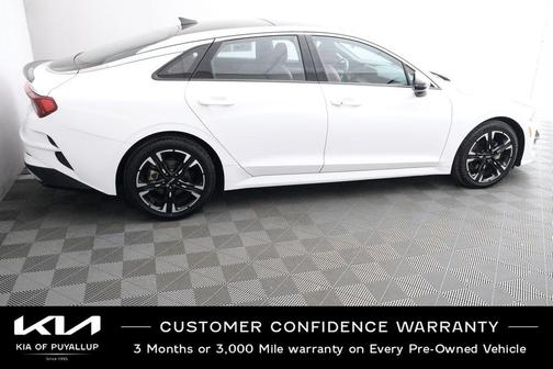 Glacial White Pearl 2022 Kia K5 GT-Line