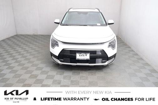 Snow White Pearl 2026 Kia Niro SX