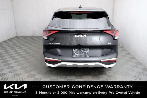 Fusion Black 2024 Kia Sportage Hybrid LX