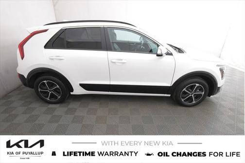 2025 Kia Niro SX