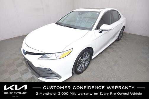 2022 Toyota Camry Hybrid XLE
