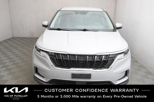 Ceramic Silver 2024 Kia Carnival EX